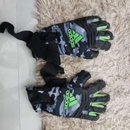 دست کش دروازه بانی در حد نو بسیار عالی