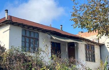 خونه کلنگی بر جاده اصلی ساری کیاسر سنگبن/تحارب مسکونی