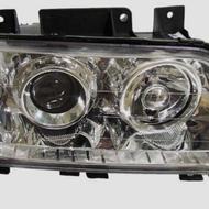 چراغ جلو 405slx.سالم.باز کردم روی ماشین پارس انداختم