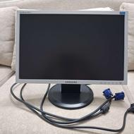 مانیتور کارکرده 19 اینچ LCDسامسونگ به همراه کابل برق