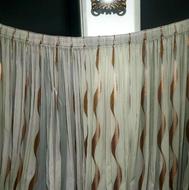 دوعدد پرده پزیرایی