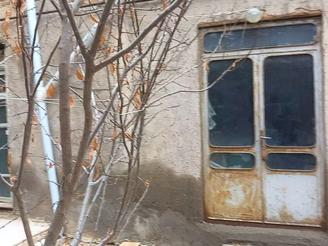 حیاط مسکونی کلنگی