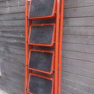 نردبان تاشو