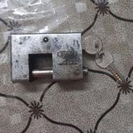 تعداد 3 عددقفل کتابی