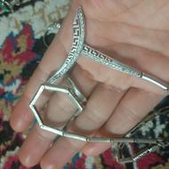 انگشتر وگردنبند