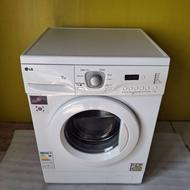 ماشین لباسشویی ال جی سفید