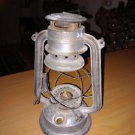 لمپا خیلی قدیمی سالم.