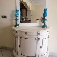 آیینه و کنسول سفید