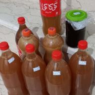 یک شیشه رب انارترش امساله و8بطری آبغوره فروشی.