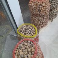 گردو . بادام . عسل . چای ایرانی .کشمش . زردآلو . تخمه .زیتون