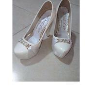 کفش پاشنه بلند درحد فقط یکبار پوشیده