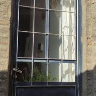 درب و پنجره آهنی