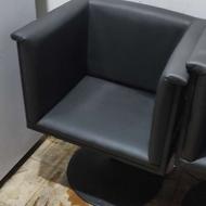 سه عدد صندلی آرایشگاه جک داره 360 درجه هم میچرخه