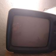 تلویزیون سیاه سفید قدیمی