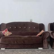 مبل 5نفره در حد نو به همراه میز تلویزیون شیشه ای