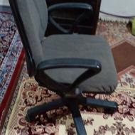 صندلی که در تصویر میبینید.استفاده شده ولی مدت کم...