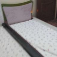 دو تا تخت نوجوان