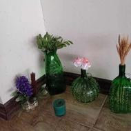 گلدان با گل و دکوری و میزعسلی 2 تا