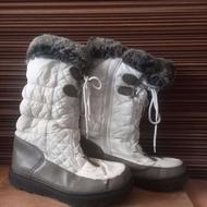 دو عدد بوت خارجی سایز 38