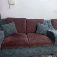 مبل راحتی همراه با کوسن