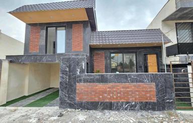 نیم پیلوت نوساز با سند تک برگ روی میز