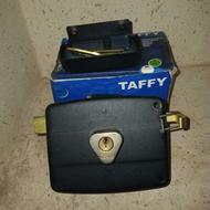 قفل درب حیاط ...