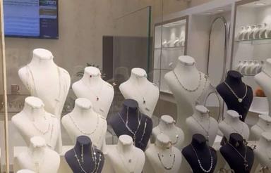 مغازه کاملا مجهز و ویترین شده برای طلا فروشی با کلیه امکانات