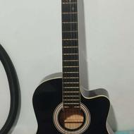 گیتار در حد نو بدون مشکل