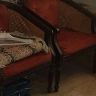 سرویس مبلمان دونفره و میز مربع ست: ترکیب شیک چوب گردو-بامبو