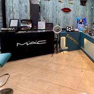 لوازم آرایشی عمده و استند به دلیل تغیر شغل