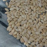 ما 800 کیلو توخمه کدو داریم میخایم بفورشیم