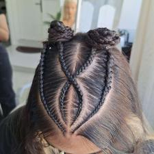 بافت مو زنانه و دخترانه دارای مدرک فنی و حرفه ای