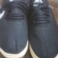 چندین جفت کفش چرم ونبوک وبرزنت در حد نو شماره 39 و40