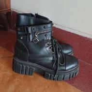 پوتین دخترانه