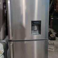 یخچال فریزر در حد نو