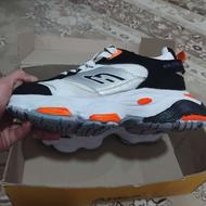 کفش نو نو با کارتون کفش ها اصلا پا نخورده