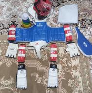 لباس تکواند قرمز وآبی