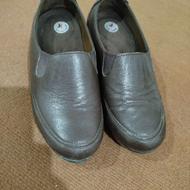 کفش چرم فروشی