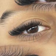 مدل برای اکستنشن والیوم و لیفت مژه و ابرو