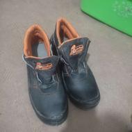 کفش تمیز و نو هست