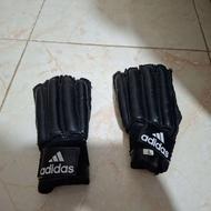 دستکش ورزشی