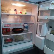 یخچال و فریزر بسیار تمیز و بدون برفک