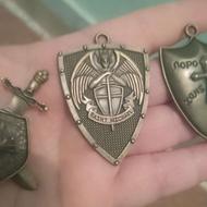 آرم آدیداس برنزی