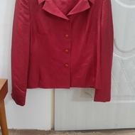 کلا یه بار پوشیده شده کت ودامن تخفیف هم داره