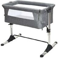 تخت کنار مادر