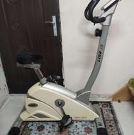 دوچرخه ثابت Stingray تایوانی در حد آکبند