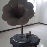 گرامافون در حد نو