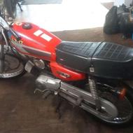 موتور هندا 100لوازم فابریک خودش مدارک کامل