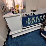 سرویس خواب نوزاد تخت و کمد و ویترین