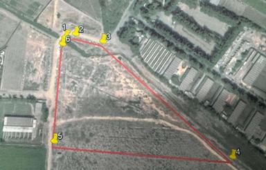 زمین واقع در اتوبان قم واوان